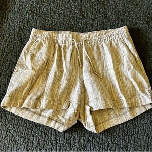 3.5” Old Navy Linen shorts L